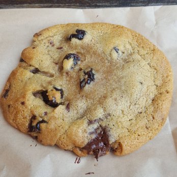 The Pickled Peach - Dried cherry and chocolate chip cookie - New American Near Me - Davidson, North Carolina The Pickled Peach - Dried cherry and chocolate chip cookie - New American Near Me - Davidson, North Carolina