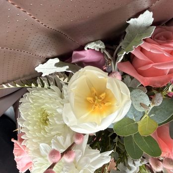 CYMNOW Flowers - Florists Near Me - Falls Church, Virginia CYMNOW Flowers - Florists Near Me - Falls Church, Virginia