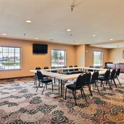 Cobblestone Hotel & Suites - Crookston