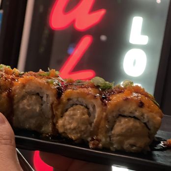 Sake Sushi Bar and Lounge - Dynamite - Sushi Bars Near Me - Montrose, California