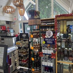 Cedar Glen Fine Foods  - Liquor displays