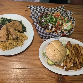 Hogtown Vegan - Southern combo, nachos, burger - Vegan Near Me - Toronto, Ontario Hogtown Vegan - Southern combo, nachos, burger - Vegan Near Me - Toronto, Ontario