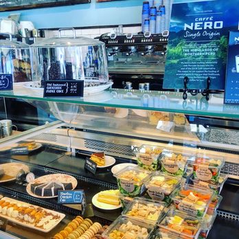 Caffè Nero - Some selection of food beside the cashier - Coffee & Tea Near Me - Cambridge, Massachusetts