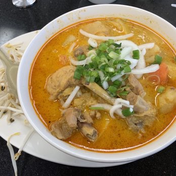 BMC Pho - Bun Ca Ri Ga: Curry chicken noodle soup - Vietnamese Near Me - El Monte, California