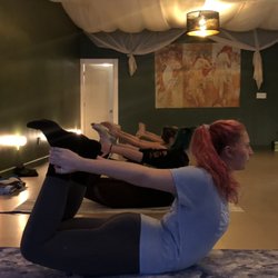 Misfit Asana Yoga - Dhanurasana 3