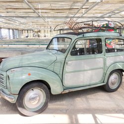 Schullian - Der ausgediente Lieferwagen bekam ein Plätzchen im Glashaus