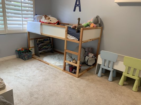 Home Cleaning - Before/after photos of a bedroom that I cleaned.