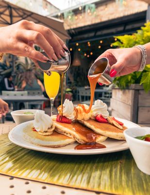 La Victoria Barra + Cocina Mexicana - Chicago by null