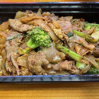 Bahn Thai - Pad See Ew - Thai Near Me - San Diego, California Bahn Thai - Pad See Ew - Thai Near Me - San Diego, California