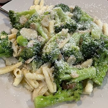 Italian Pavilion - Cavatelli and broccoli in the garlic oil - Italian Near Me - Derby, Connecticut Italian Pavilion - Cavatelli and broccoli in the garlic oil - Italian Near Me - Derby, Connecticut