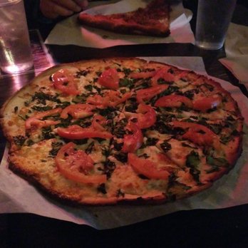 Slice Parlor - Gluten free pizza with spinach and tomato - Pizza Near Me - Albuquerque, New Mexico