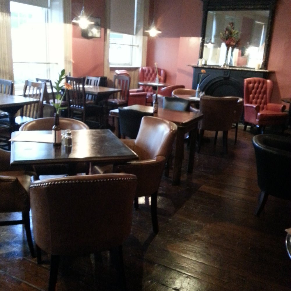 The Castle - Upstairs bar. - Pubs Near Me - London, XGL The Castle - Upstairs bar. - Pubs Near Me - London, XGL