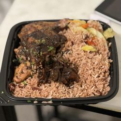 Status Hollywood - Jerk Chicken