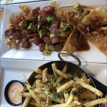 MB Grille - Garlic fries, poke nachos, tempura roll - New American Near Me - Simi Valley, California