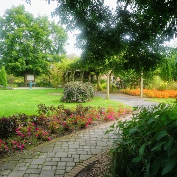 Orange County Arboretum - IG: @thedogtrine - Parks Near Me - Montgomery, New York