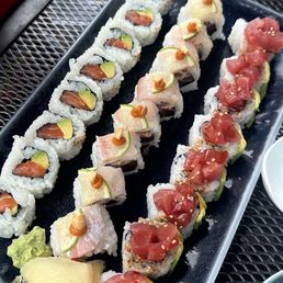 Salmon avocado, Muay Thai, tuna poke Salmon avocado, Muay Thai, tuna poke