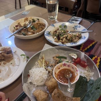 Padaek - Drunken noodles, crispy coconut rice, mieng with catfish - Thai Near Me - Falls Church, Virginia