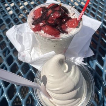 Dairy Star - Ice Cream & Frozen Yogurt Near Me - Lincolnwood, Illinois