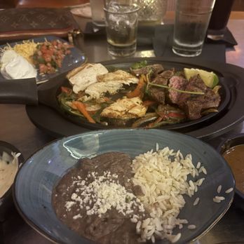 Maya Grill - Steak & chicken fajitas - New American Near Me - Lake Buena Vista, Florida