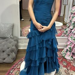 Crownies Couture Formals & Boutique