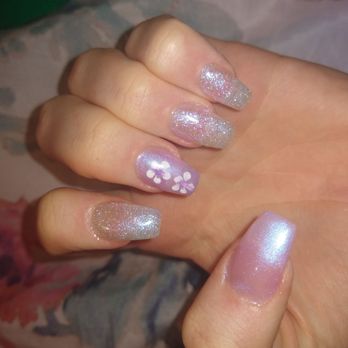 Perfect Nails Kent - The smudged flower, kinda sad - Nail Salons Near Me - Kent, Washington