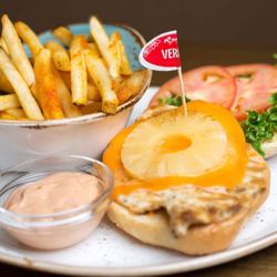 Barcelos Flame Grilled Chicken - Chicken sandwich with peri fries!!!