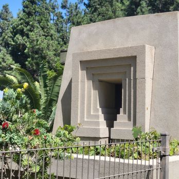 Hollyhock House - Museums Near Me - Los Angeles, California Hollyhock House - Museums Near Me - Los Angeles, California