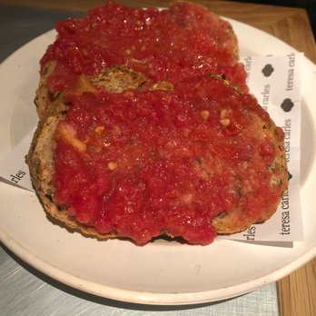 Teresa Carles - Pan con tomate - Vegetarian Near Me - Barcelona, B Teresa Carles - Pan con tomate - Vegetarian Near Me - Barcelona, B