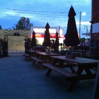 The Public House Bar & Grill - Nice patio - Pubs Near Me - Cheviot, Ohio