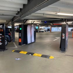 Sixt Rent A Car - SIXT car rental Düsseldorf Airport