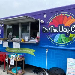 On The Way Cafe - Front of food truck