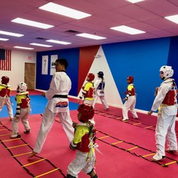 Premier Sport Taekwondo - Everybody works hard at Friday night sparring classes!