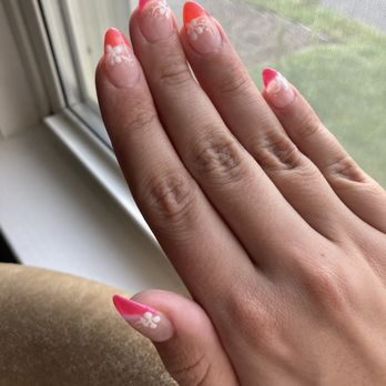V-Luxe Nails & Spa - Nails - Nail Salons Near Me - Newton, Massachusetts V-Luxe Nails & Spa - Nails - Nail Salons Near Me - Newton, Massachusetts