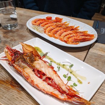 La Azotea - Selections from the seafood case - Spanish Near Me - Seville, SE