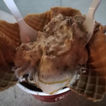 Cold Stone Creamery - Ice Cream & Frozen Yogurt Near Me - Long Beach, California
