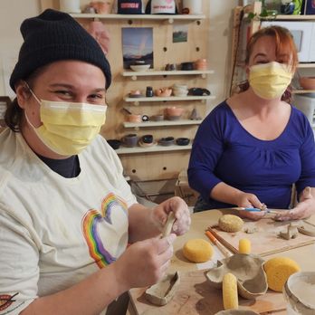 Waveform Ceramics - Hand-building classes at Waveform are relaxing and fun - two beginners make pinch pots and sculptures - Art Classes Near Me - Oakland, California