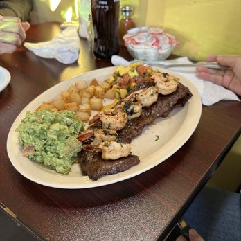 El Guerrerense Restaurant - Tampiquena con Camarones - Mexican Near Me - Chicago, Illinois El Guerrerense Restaurant - Tampiquena con Camarones - Mexican Near Me - Chicago, Illinois