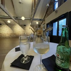 Hank's Social Hall - Cheers!