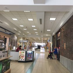 Quincy Mall - Mall is dead on a Monday