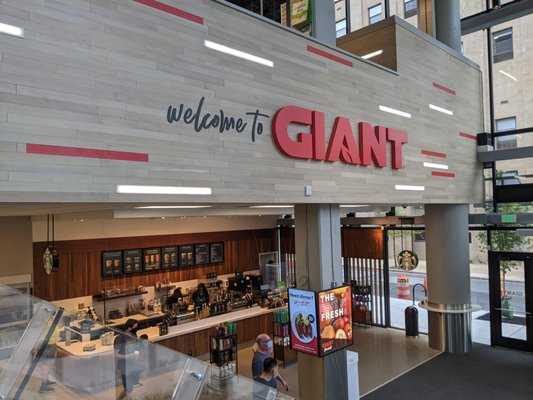 GIANT by null