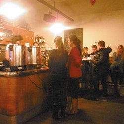 Horvath Weinstüberl - Get your holiday drinks at the counter