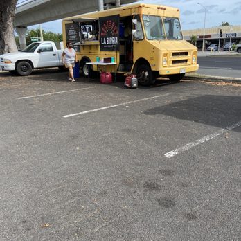 La Birria - the lady in grey was a very rude person! - Mexican Near Me - Aiea, Hawaii