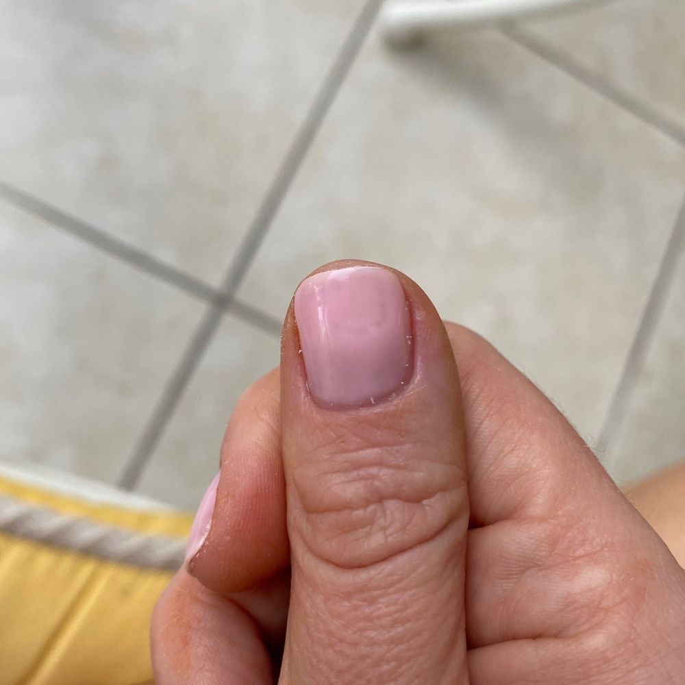 Didn't even fully remove my previous gel polish. Did the soak off there Didn't even fully remove my previous gel polish. Did the soak off there