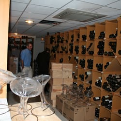 L'Oustau de Baumanière - la cave aux plus de 60000 bouteilles