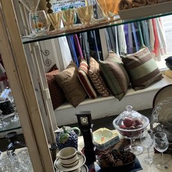 The Winnetka Thrift Shop - Good Stuff