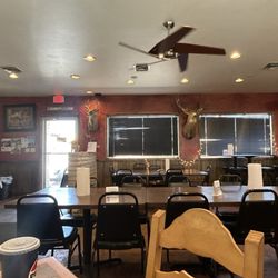 Porky’s Smokehouse - Inside pic