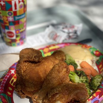 Flo's V8 Cafe - Fried Chicken - Cafes Near Me - Anaheim, California