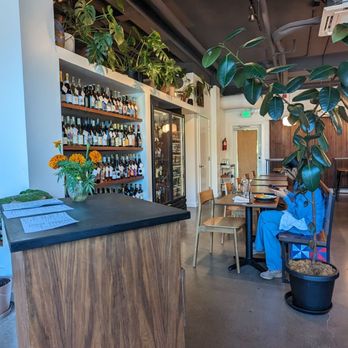 Fable - Entry & indoor dining area - Wine Bars Near Me - Seattle, Washington