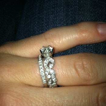 Prestige Jewelry - Side view. I LOVE leaves so this ring was perfect! - Jewelry Near Me - Pasadena, California Prestige Jewelry - Side view. I LOVE leaves so this ring was perfect! - Jewelry Near Me - Pasadena, California