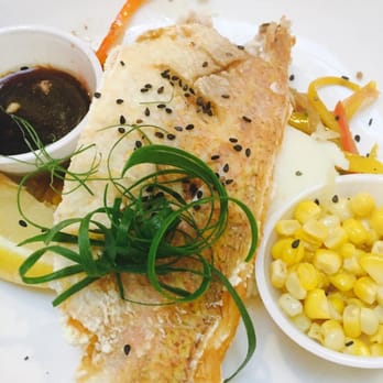 Da Kitchen Maui - Snapper with mash potatoes, so delicious‼ - Hawaiian Near Me - Kihei, Hawaii